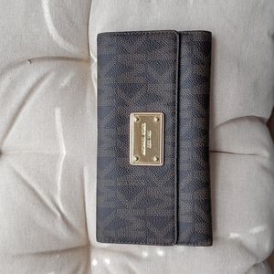 Michael Kors Trifold wallet